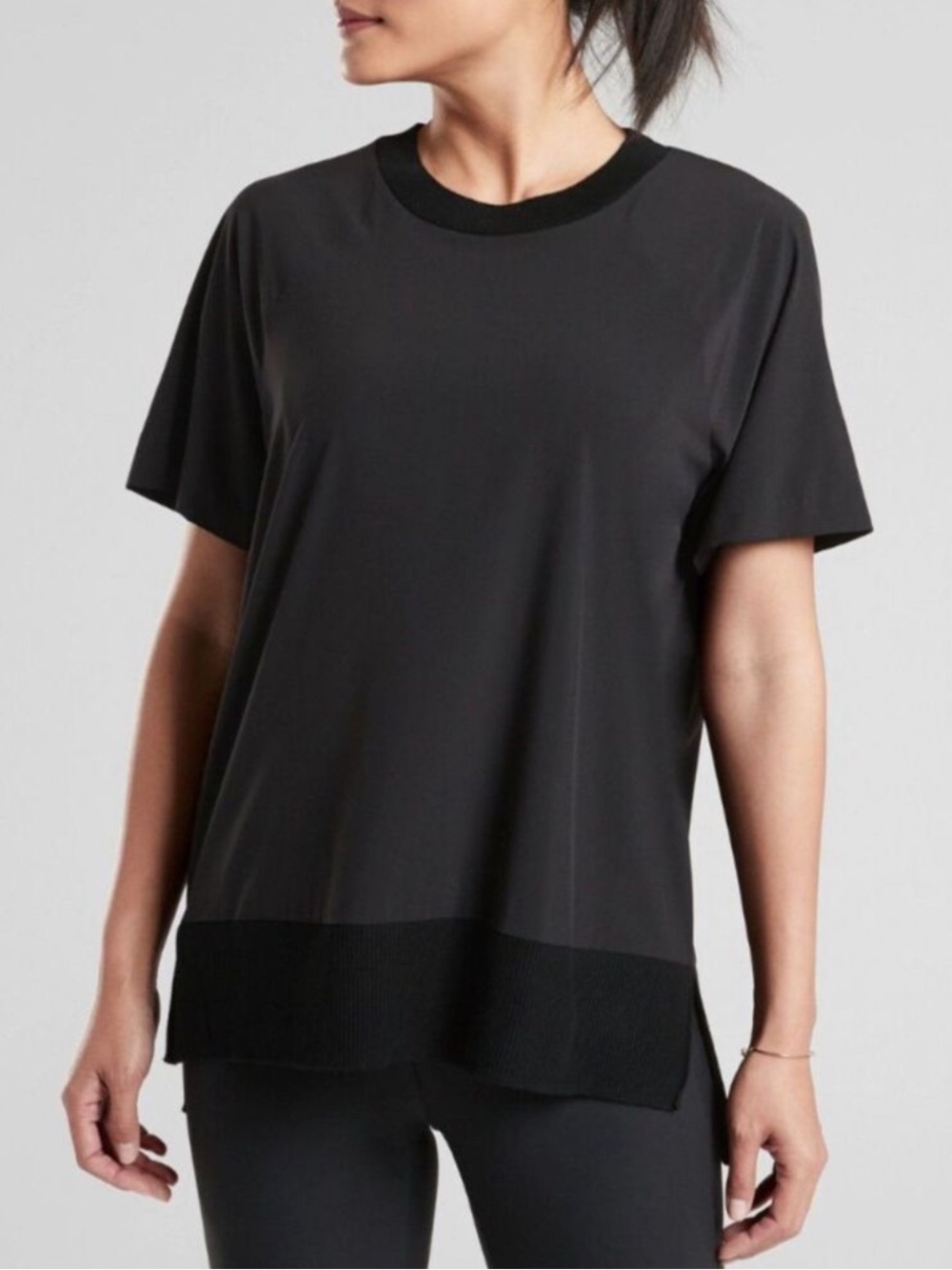 Athleta Charcoal Black Zephyr Crewneck Short Sleeve Rib Slit Hem Performance Tee